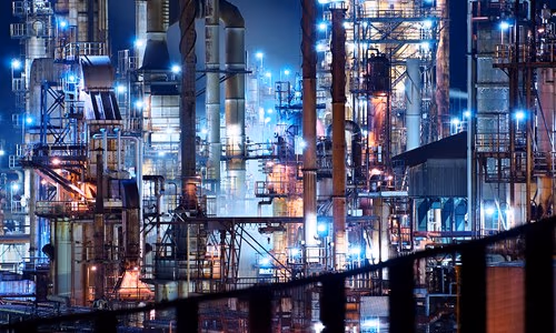 Complex petrochimic pe timp de noapte